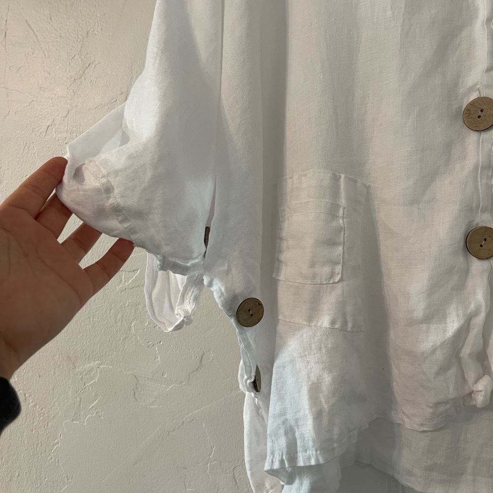 Tempo Paris White Button-Up Top - Picture 5 of 8